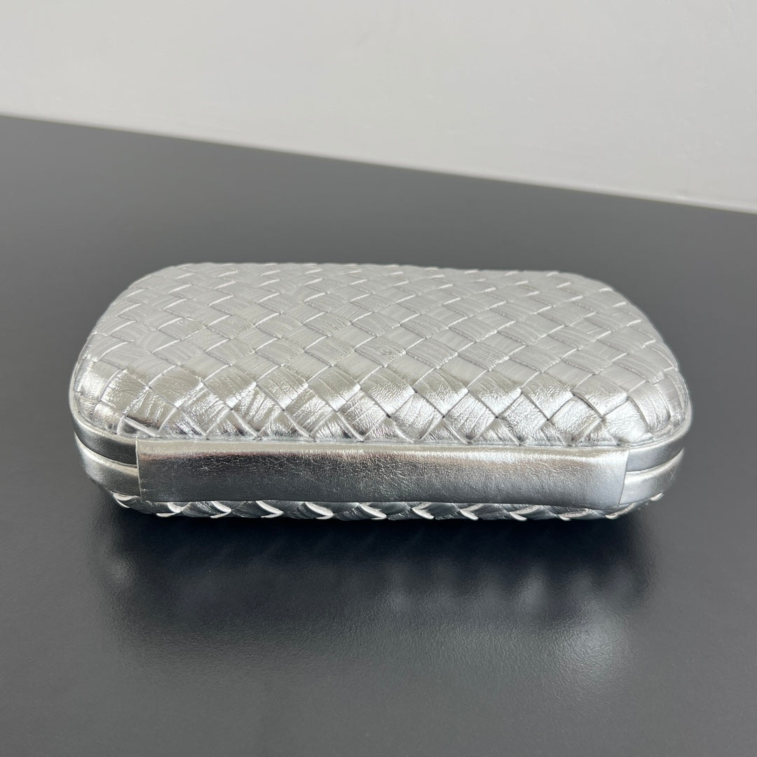 Bottega Veneta Knot Evening Clutch – Christmas Limited Edition
