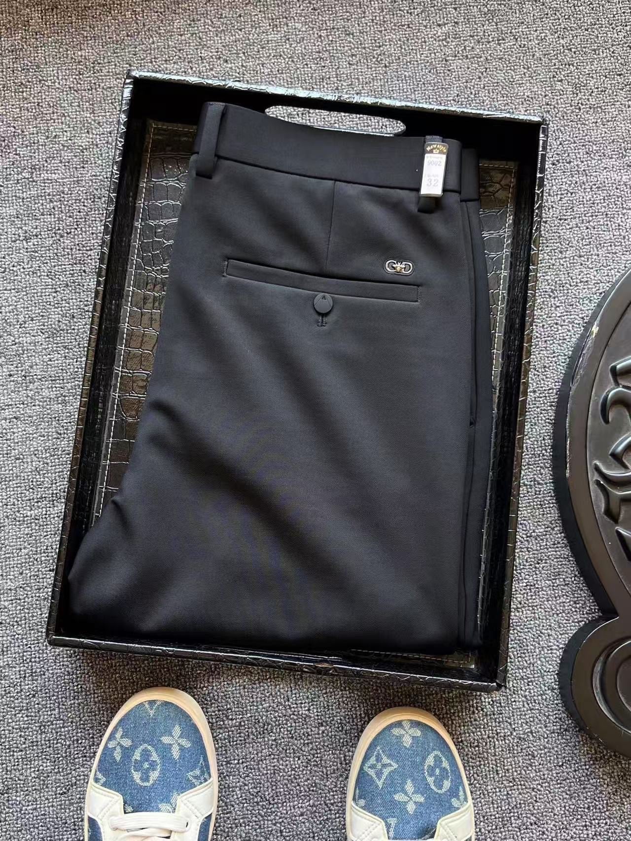 Dior Liquid Ammonia Cotton CD Business Pants – New Season