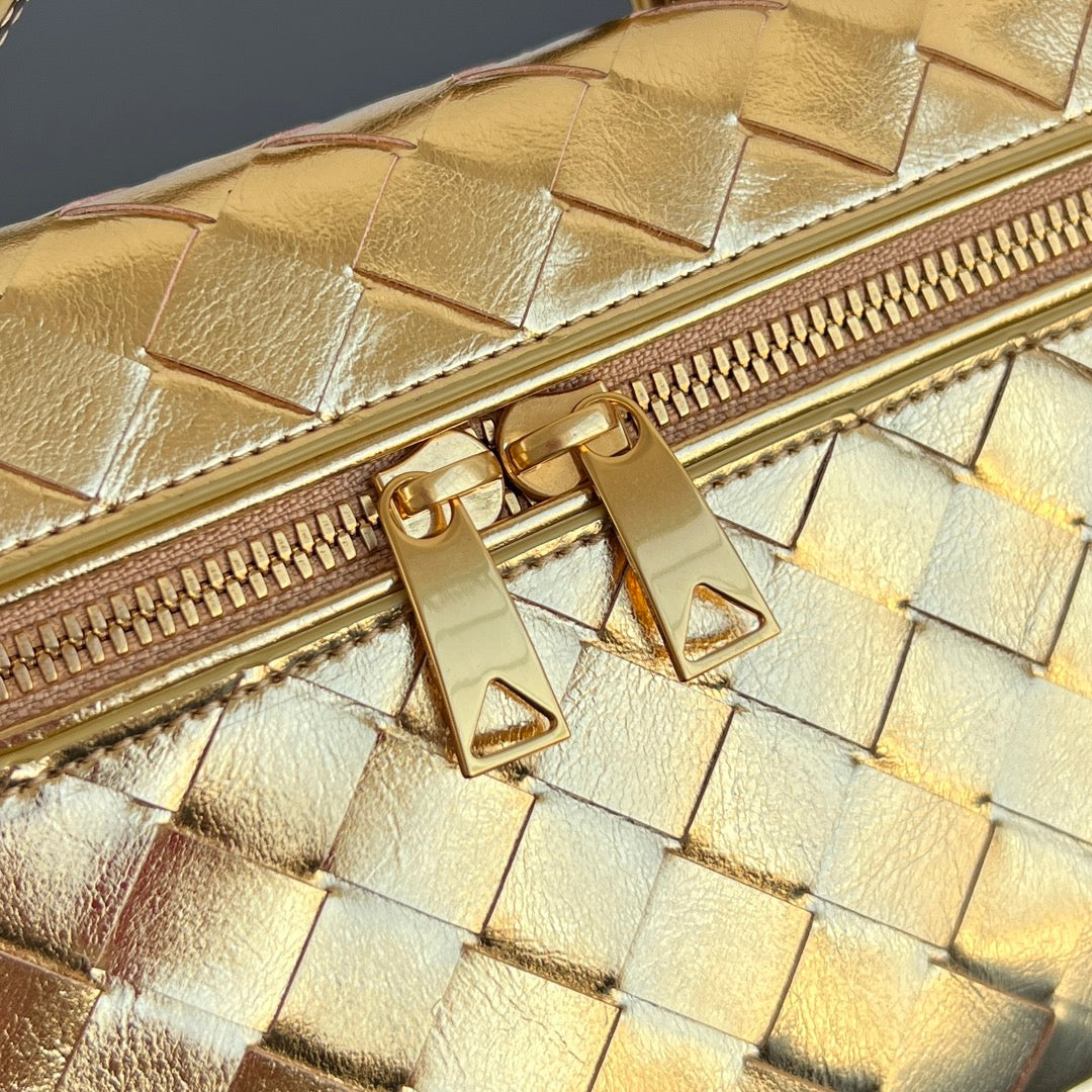 Bottega Veneta Intrecciato Vanity Case