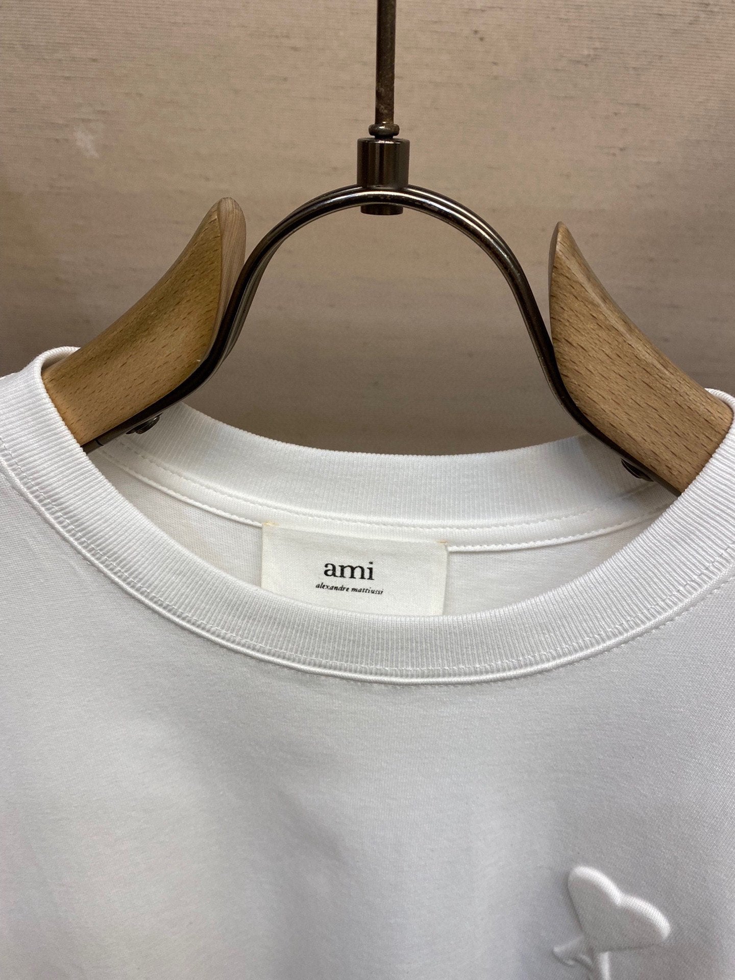 AMI Paris Embossed Heart T-Shirt – 2026