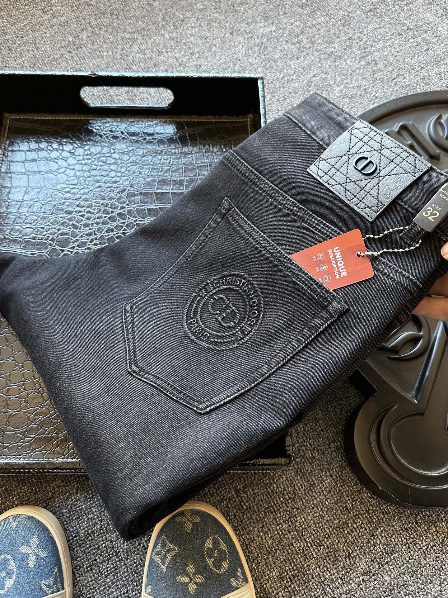 Dior CD Business Casual Jeans – 2025 New Collection