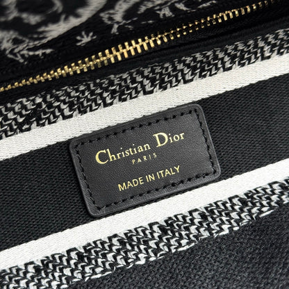 Dior Lady Dior 5-Grid Hand-Embroidered Handbag