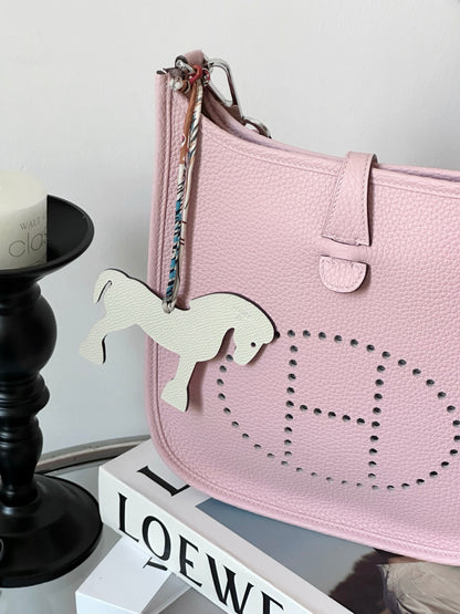 Hermès Evelyne 23 Shoulder Bag – Sakura Pink