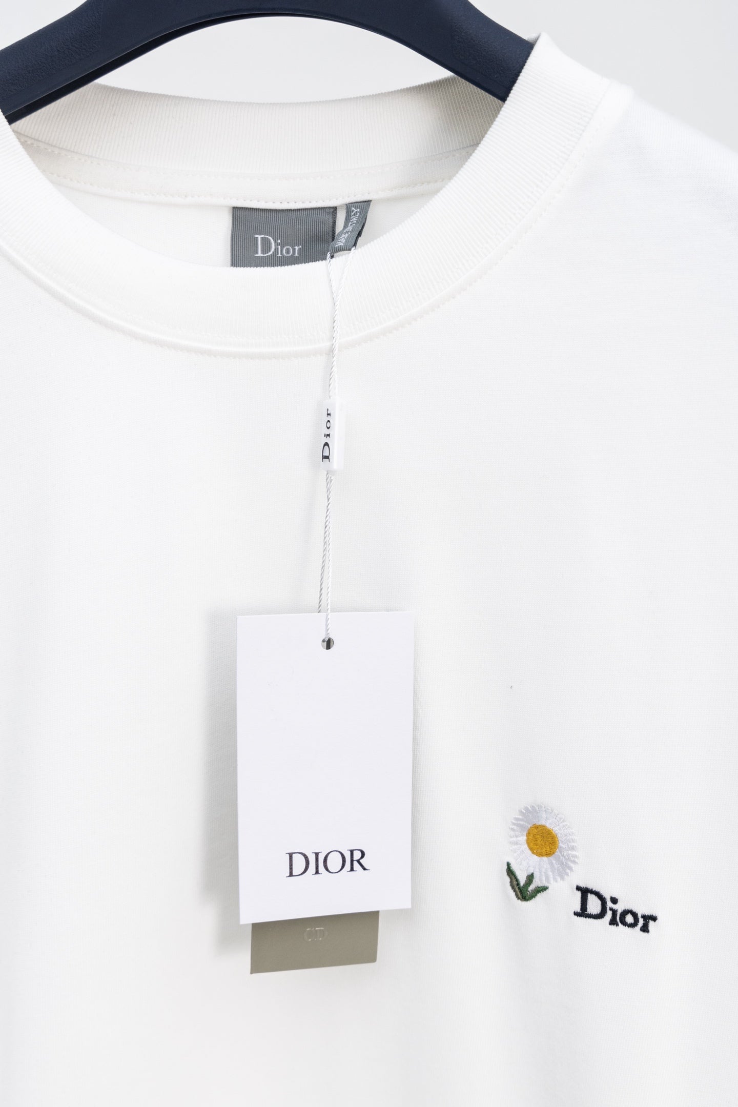 Dior Daisy Embroidered T-Shirt – 2026 Summer Collection