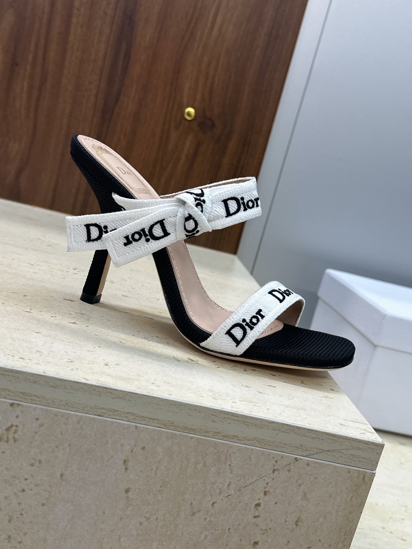 Dior J'Adior Dentelle Jelly Bow Pumps – 2026 Early Spring Collection