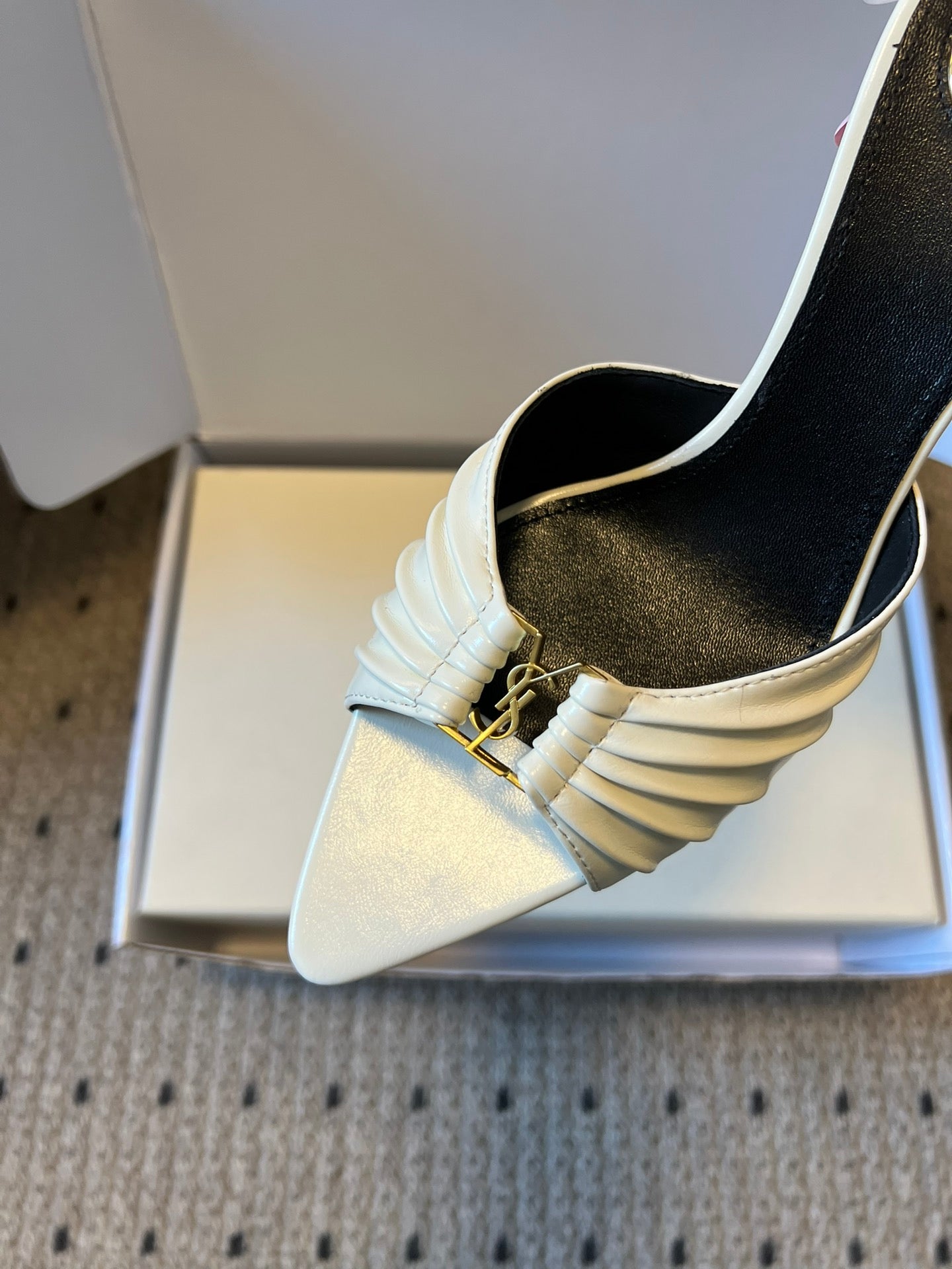 Saint Laurent Pleated Pointed-Toe Mules – 26SS