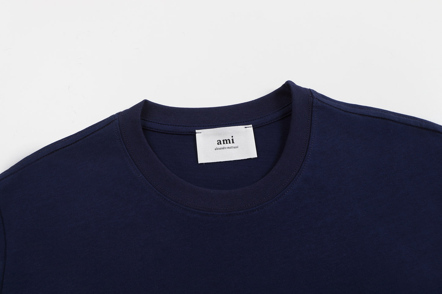 AMI Paris Small Heart Embroidered Crewneck T-Shirt – 26SS