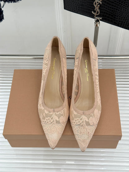 Gianvito Rossi Lace Pointed-Toe Pumps – 26WF