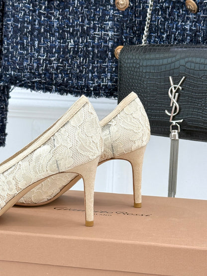 Gianvito Rossi Lace Pointed-Toe Pumps – 26WF