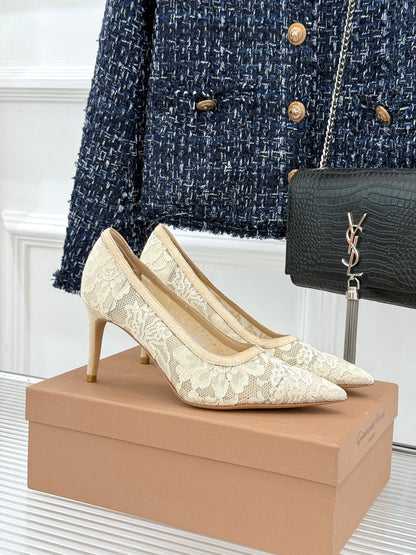 Gianvito Rossi Lace Pointed-Toe Pumps – 26WF