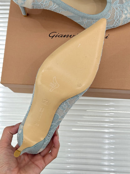 Gianvito Rossi Lace Pointed-Toe Pumps – 26WF
