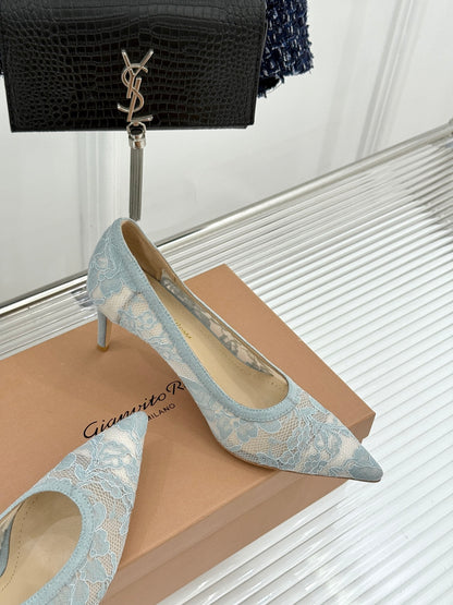Gianvito Rossi Lace Pointed-Toe Pumps – 26WF