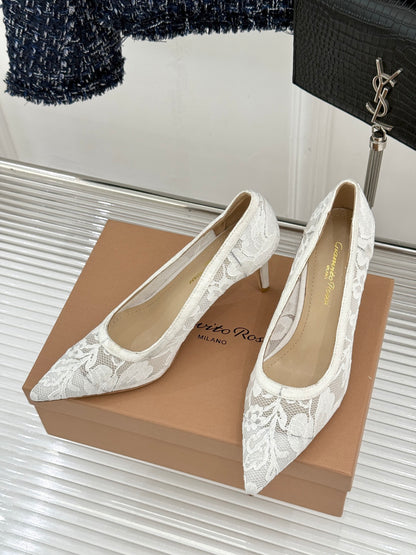 Gianvito Rossi Lace Pointed-Toe Pumps – 26WF