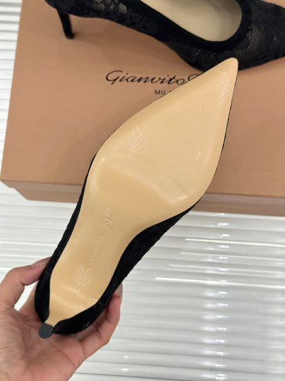 Gianvito Rossi Lace Pointed-Toe Pumps – 26WF