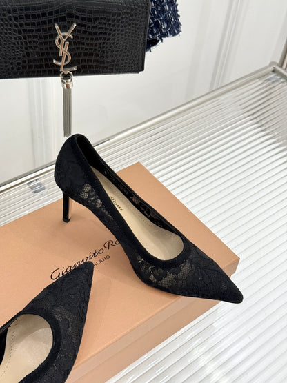 Gianvito Rossi Lace Pointed-Toe Pumps – 26WF