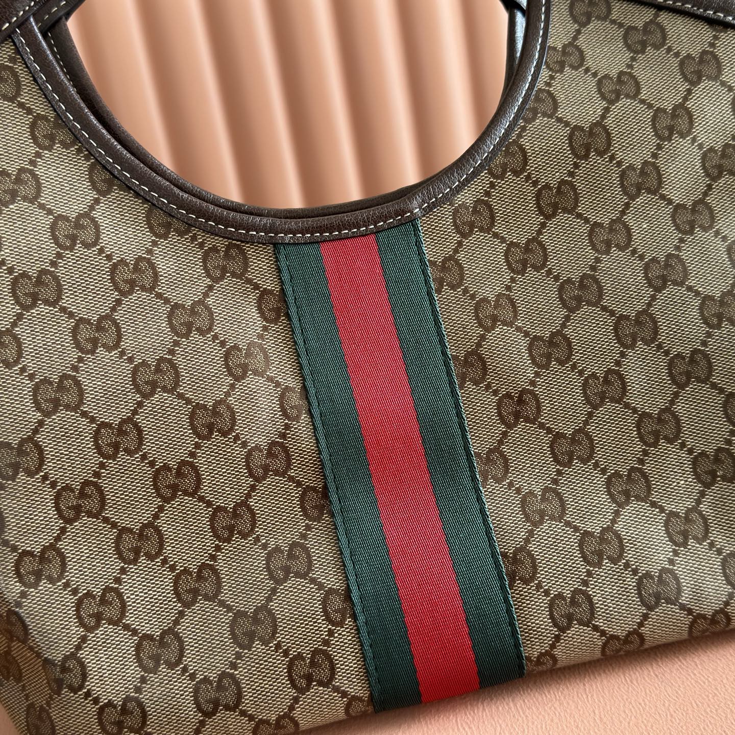 Gucci Giglio GG Supreme Handbag – 2026 Spring/Summer Collection