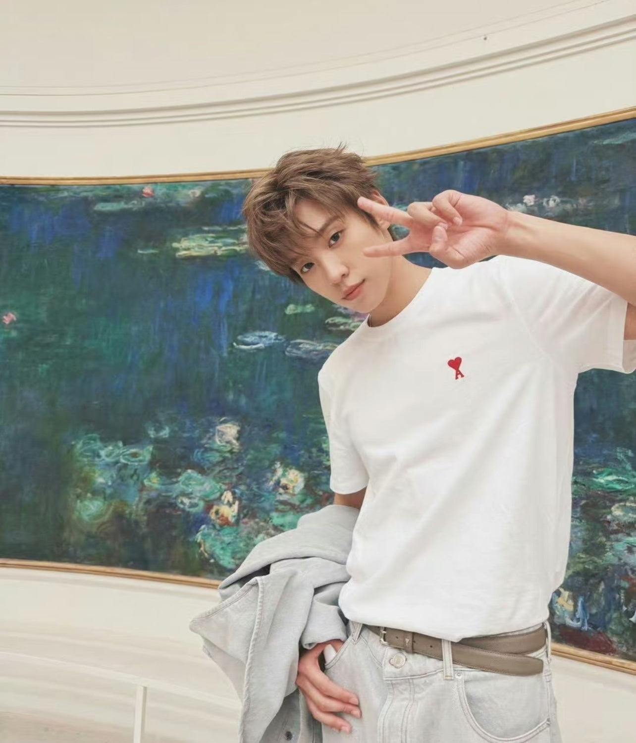 Ami Paris Classic Heart Embroidered Crewneck T-Shirt