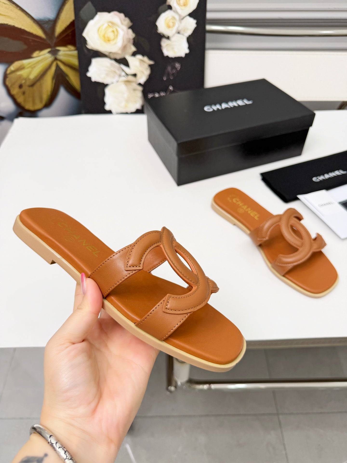 Chanel Double C Stitched Flat Sandals – 26S Collection