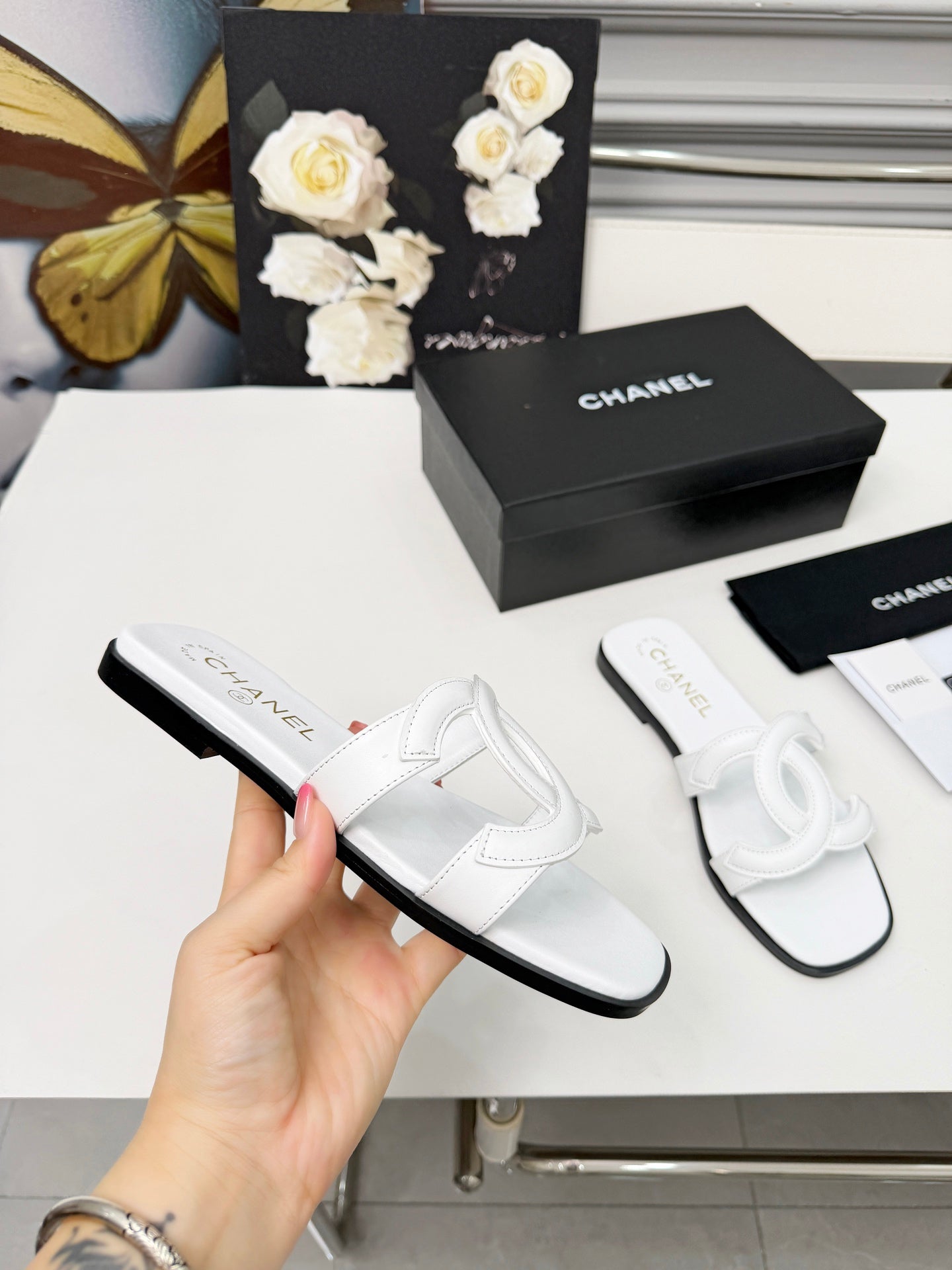 Chanel Double C Stitched Flat Sandals – 26S Collection