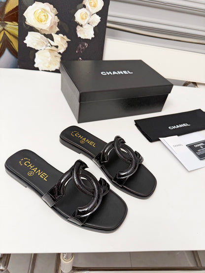 Chanel Double C Stitched Flat Sandals – 26S Collection