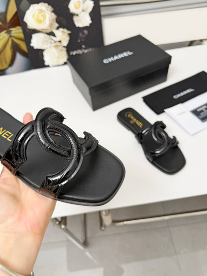 Chanel Double C Stitched Flat Sandals – 26S Collection