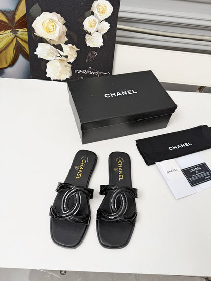 Chanel Double C Stitched Flat Sandals – 26S Collection