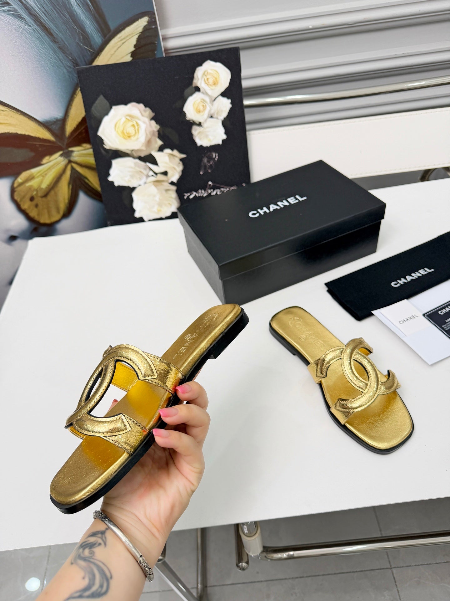 Chanel Double C Stitched Flat Sandals – 26S Collection