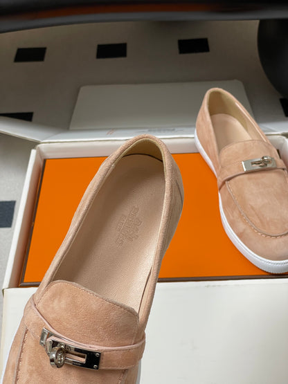 Hermès Mind Suede Kelly Buckle Loafers – 26S Spring/Summer Collection