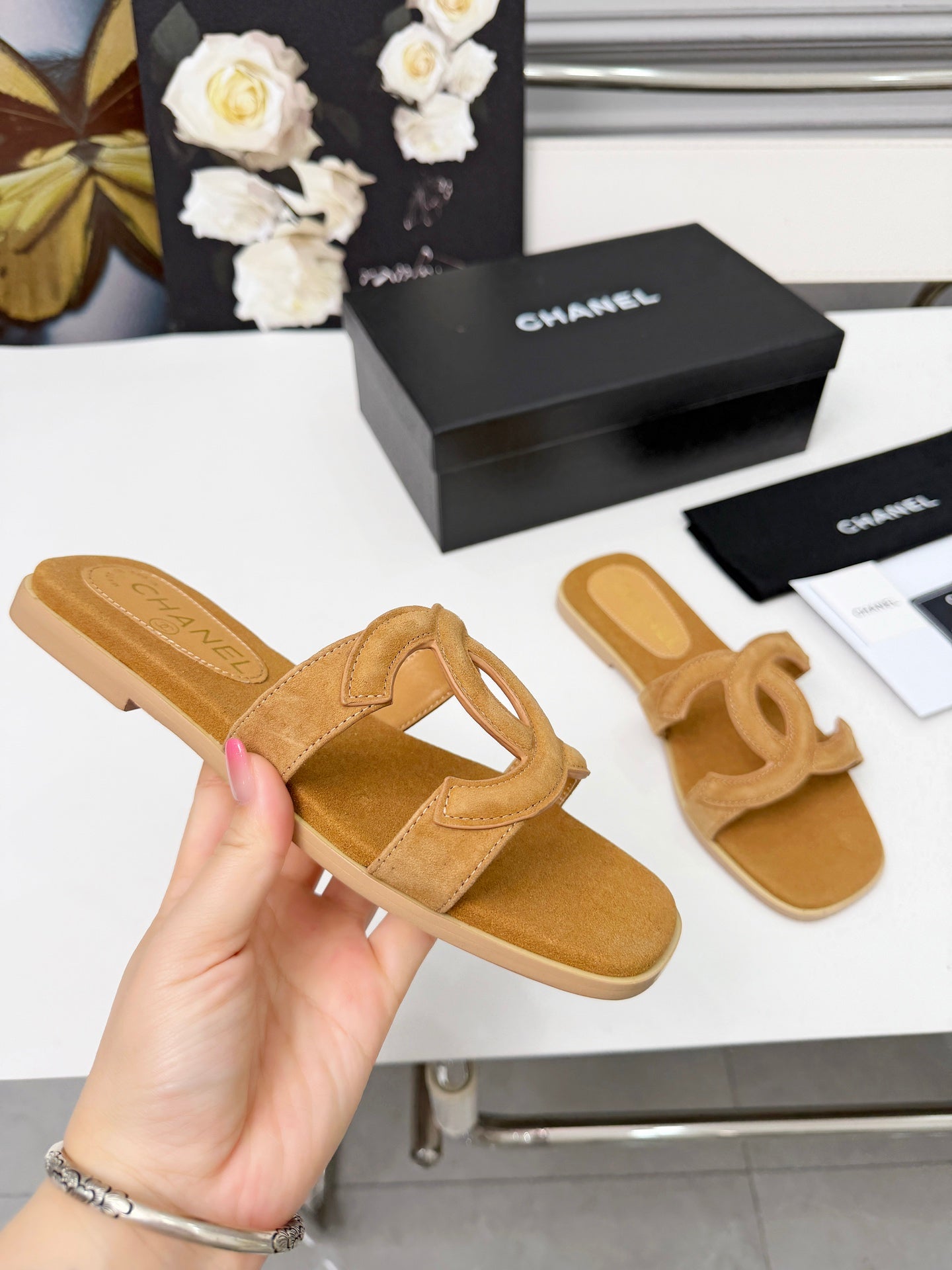 Chanel Double C Stitched Flat Sandals – 26S Collection