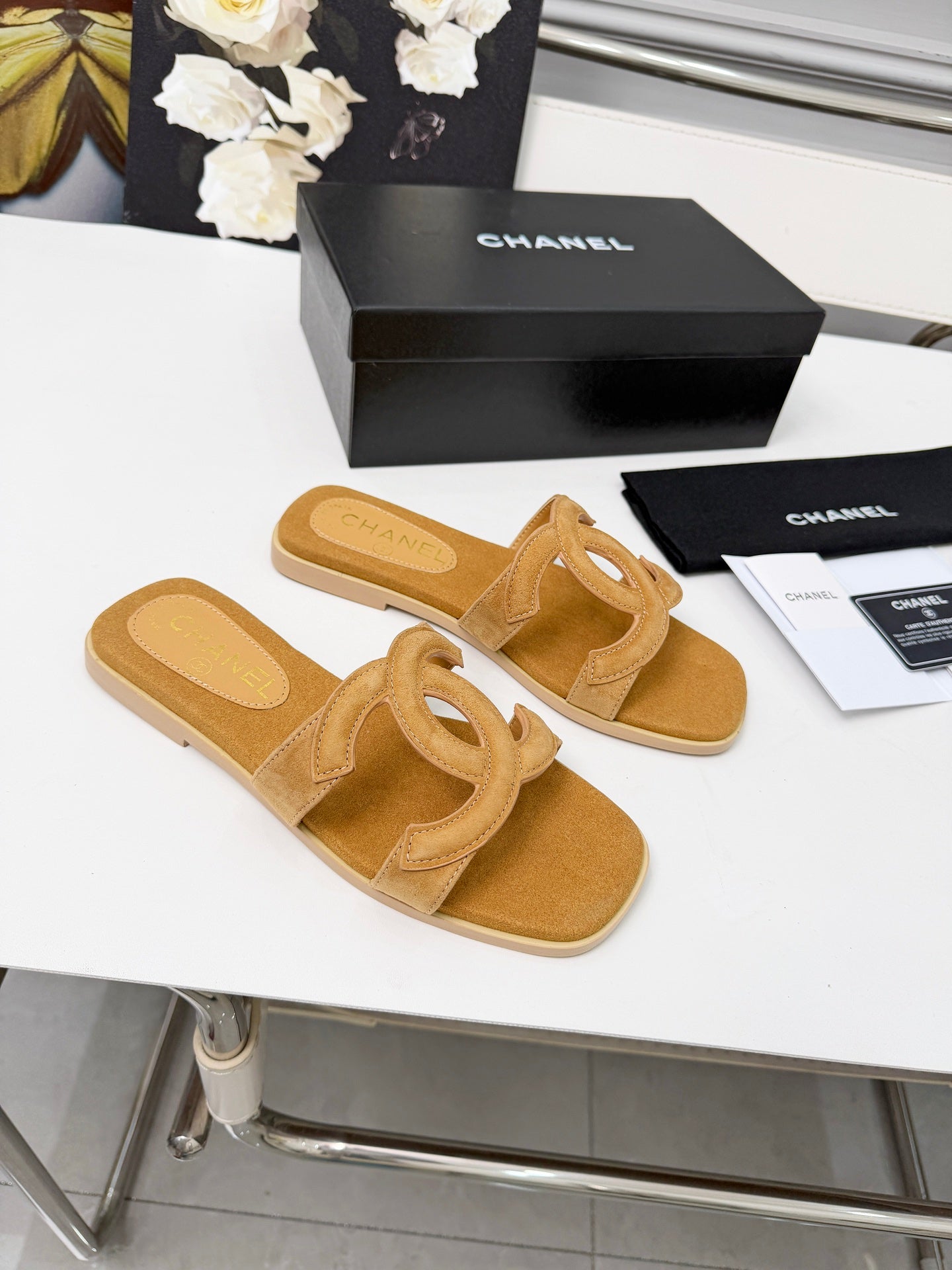 Chanel Double C Stitched Flat Sandals – 26S Collection