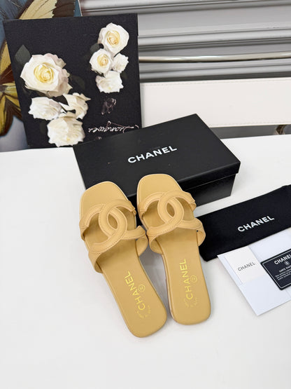 Chanel Double C Stitched Flat Sandals – 26S Collection
