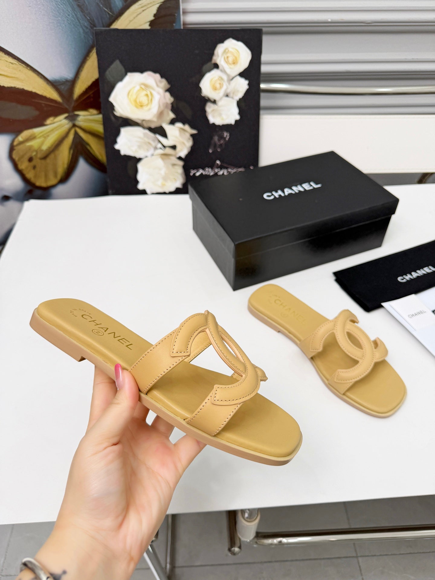 Chanel Double C Stitched Flat Sandals – 26S Collection