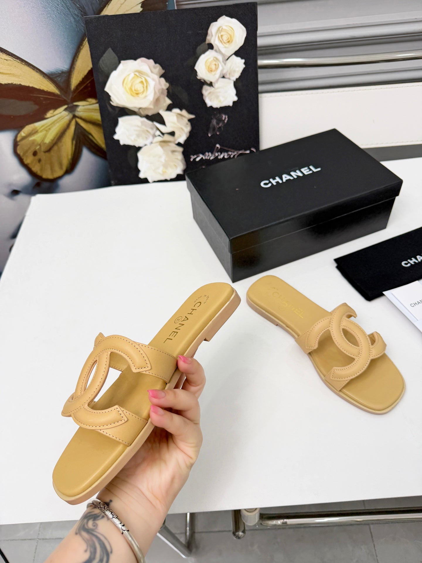 Chanel Double C Stitched Flat Sandals – 26S Collection