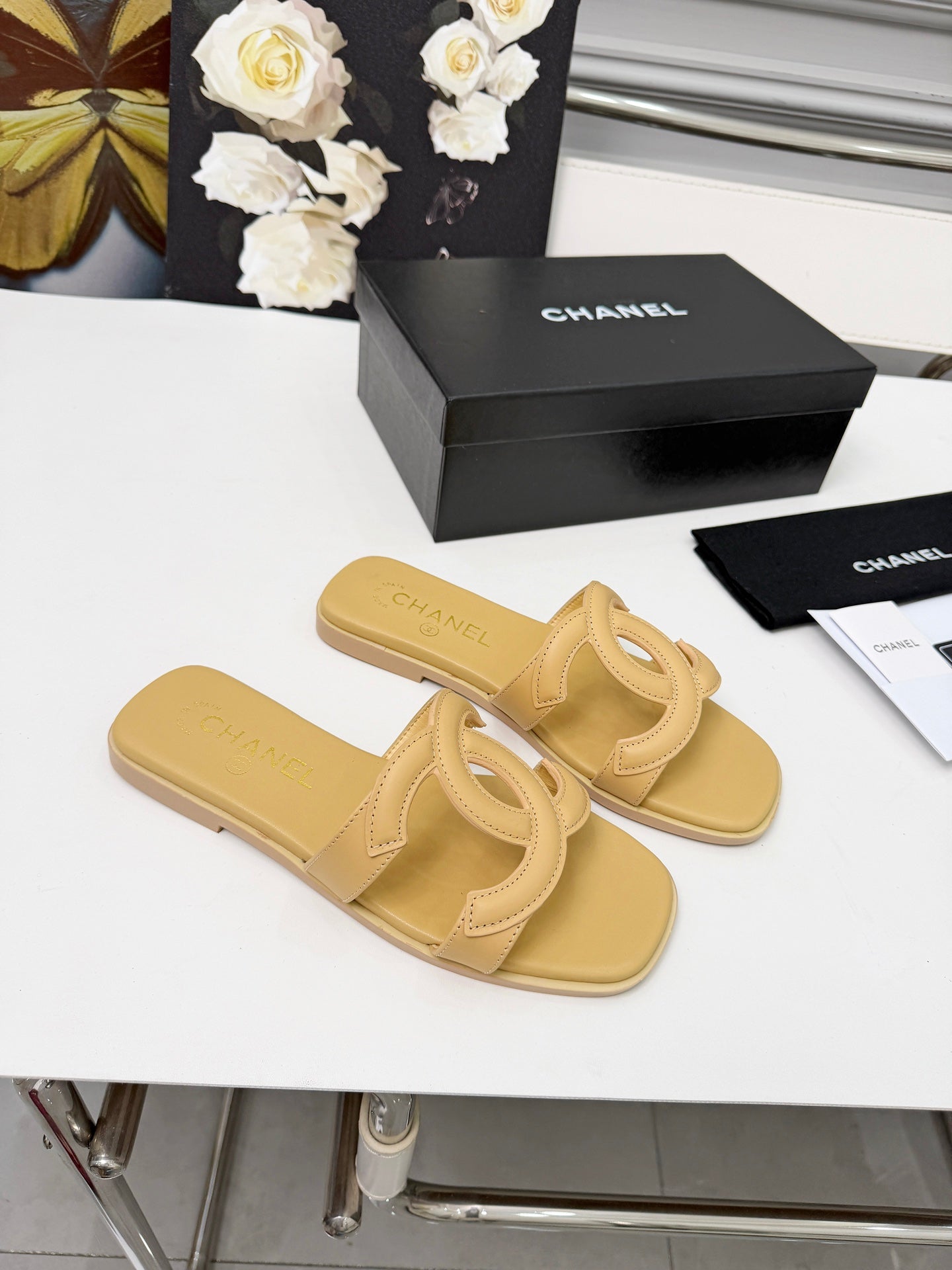 Chanel Double C Stitched Flat Sandals – 26S Collection