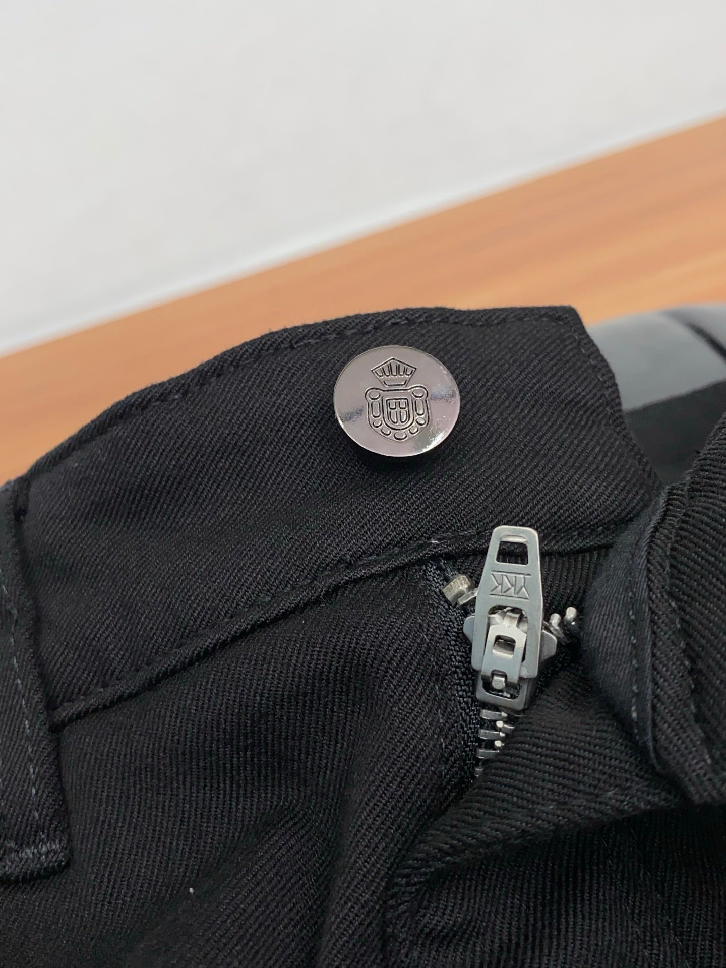 Prada Urban Business Casual Jeans – 2026SS