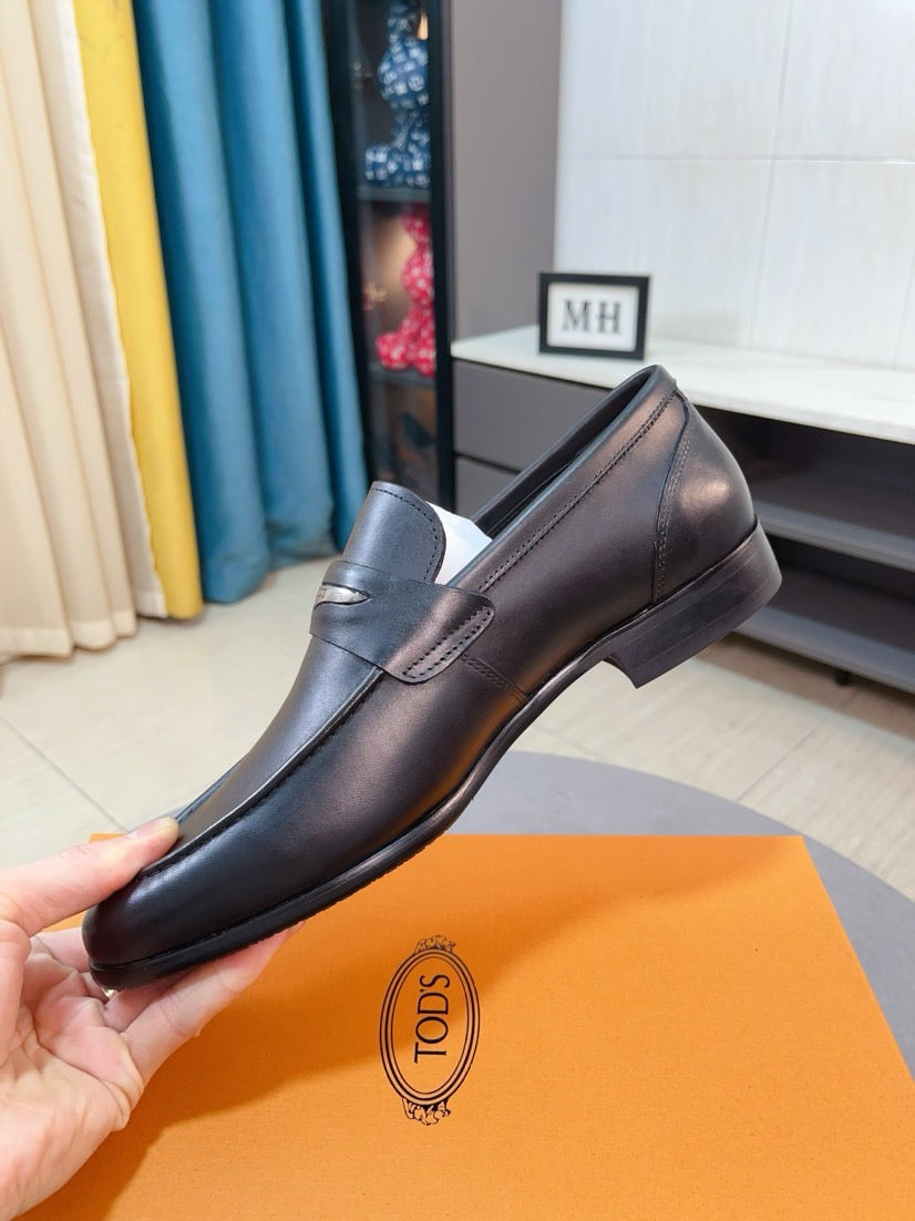 Tod's Embossed Leather Casual Loafers