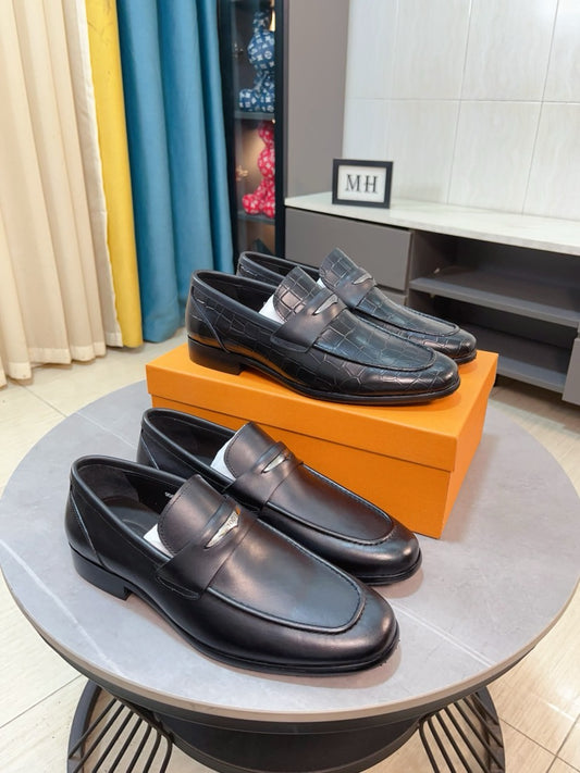 Tod's Embossed Leather Casual Loafers