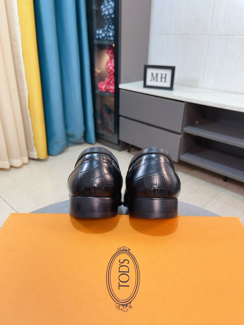 Tod's Embossed Leather Casual Loafers