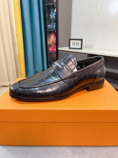 Tod's Embossed Leather Casual Loafers
