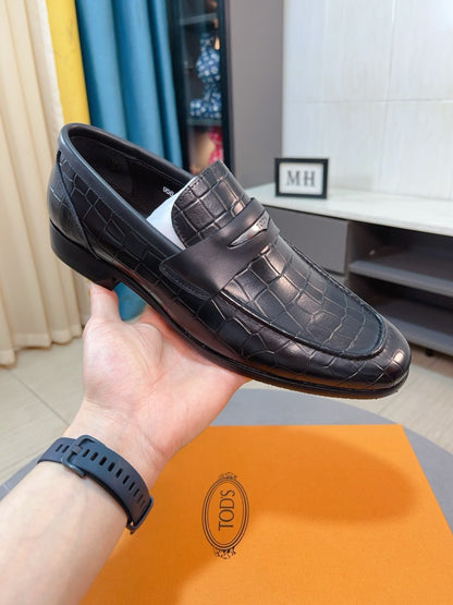 Tod's Embossed Leather Casual Loafers