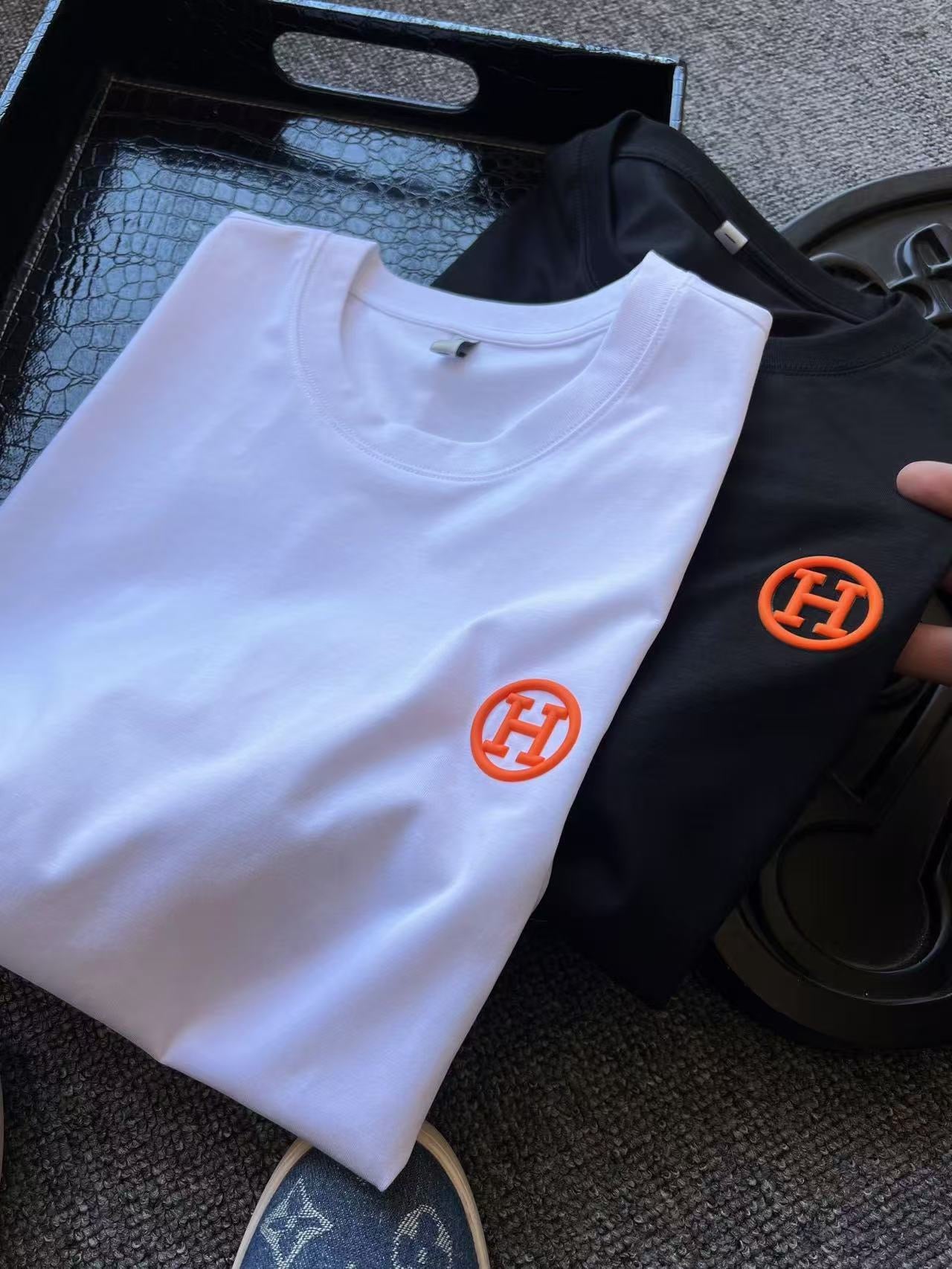 Hermès Mulberry Silk 3D H Logo T-Shirt – 2025 Spring/Summer Collection