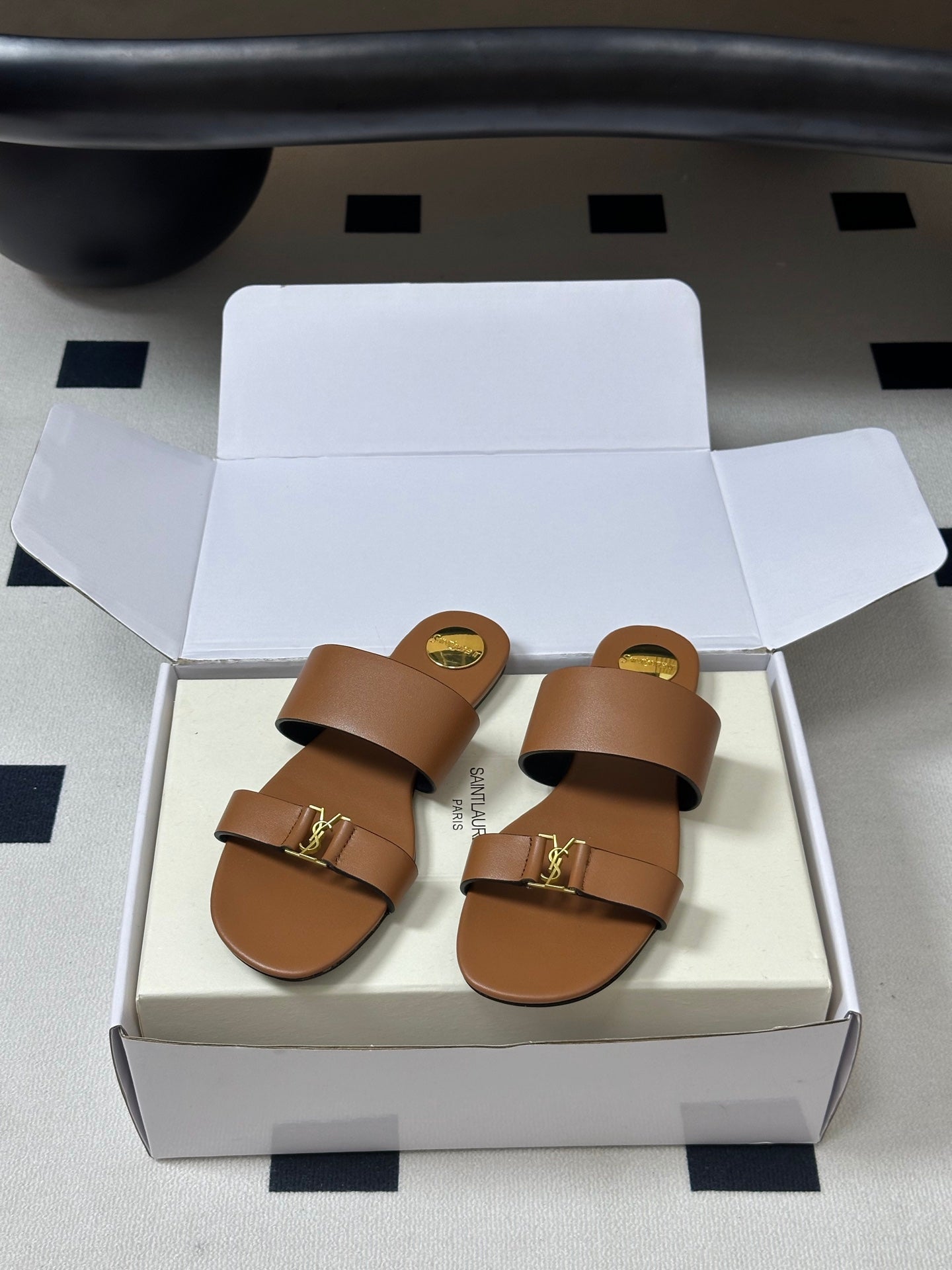 Saint Laurent Classic Letter Buckle Flat Sandals – 26S Collection
