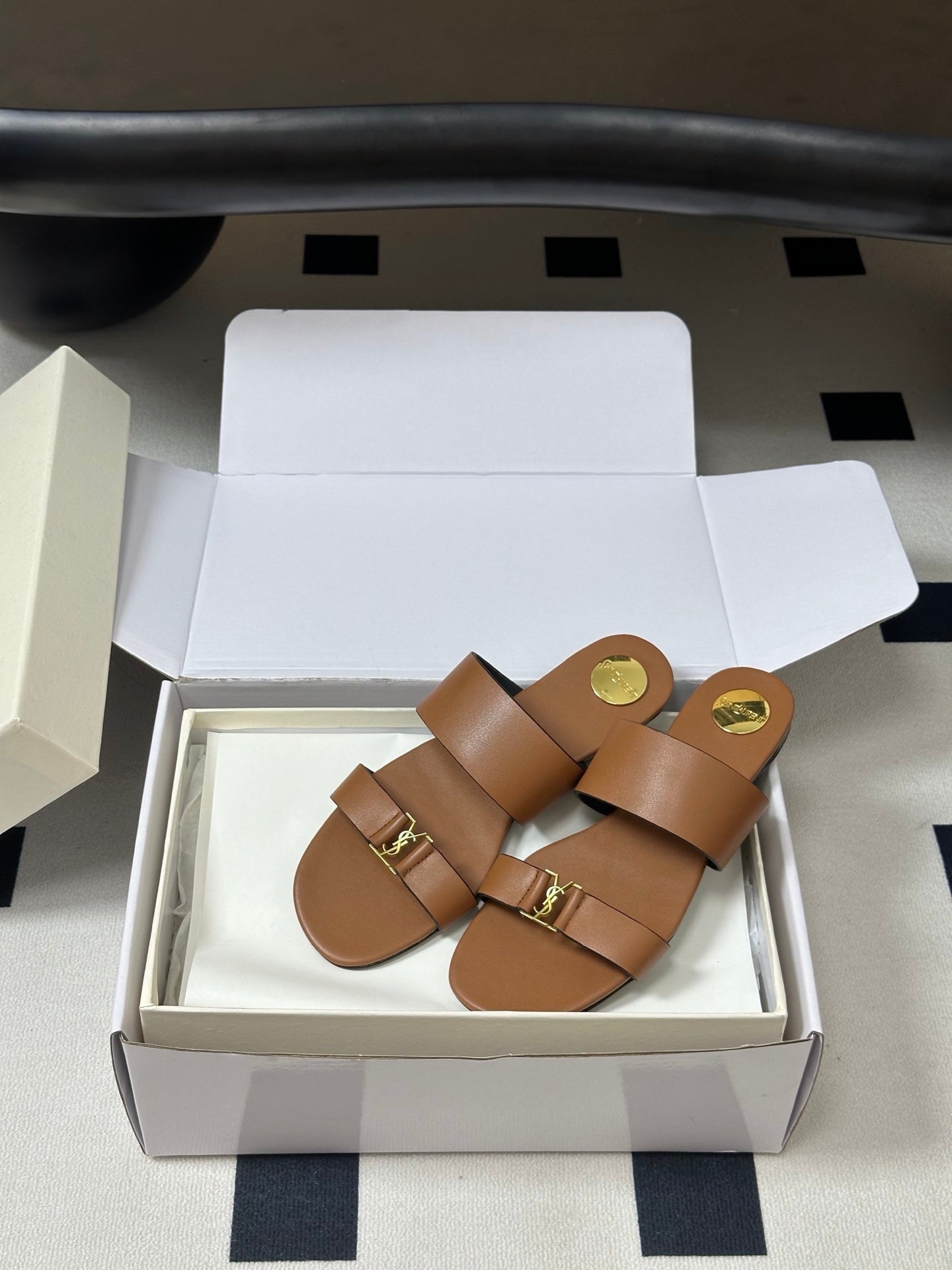 Saint Laurent Classic Letter Buckle Flat Sandals – 26S Collection