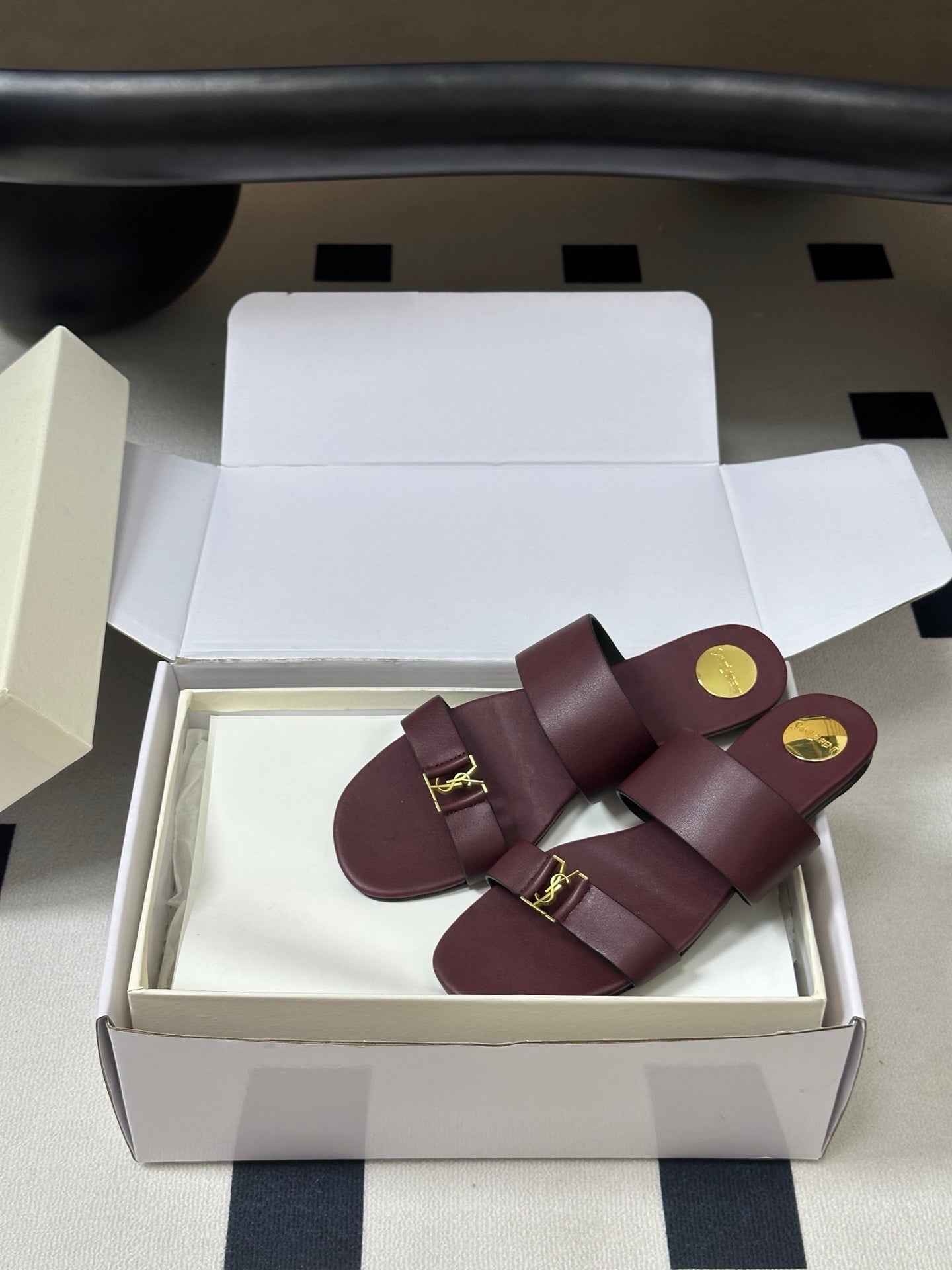 Saint Laurent Classic Letter Buckle Flat Sandals – 26S Collection