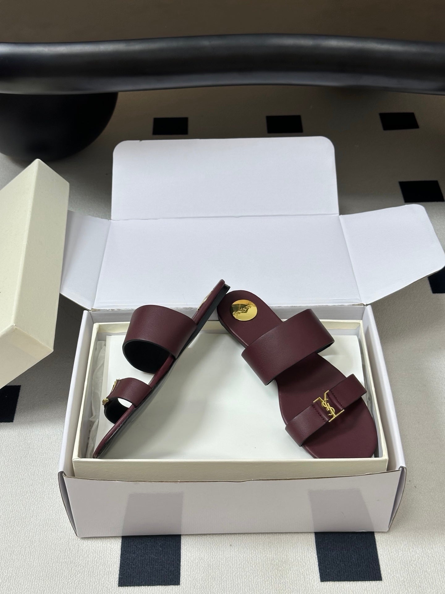 Saint Laurent Classic Letter Buckle Flat Sandals – 26S Collection