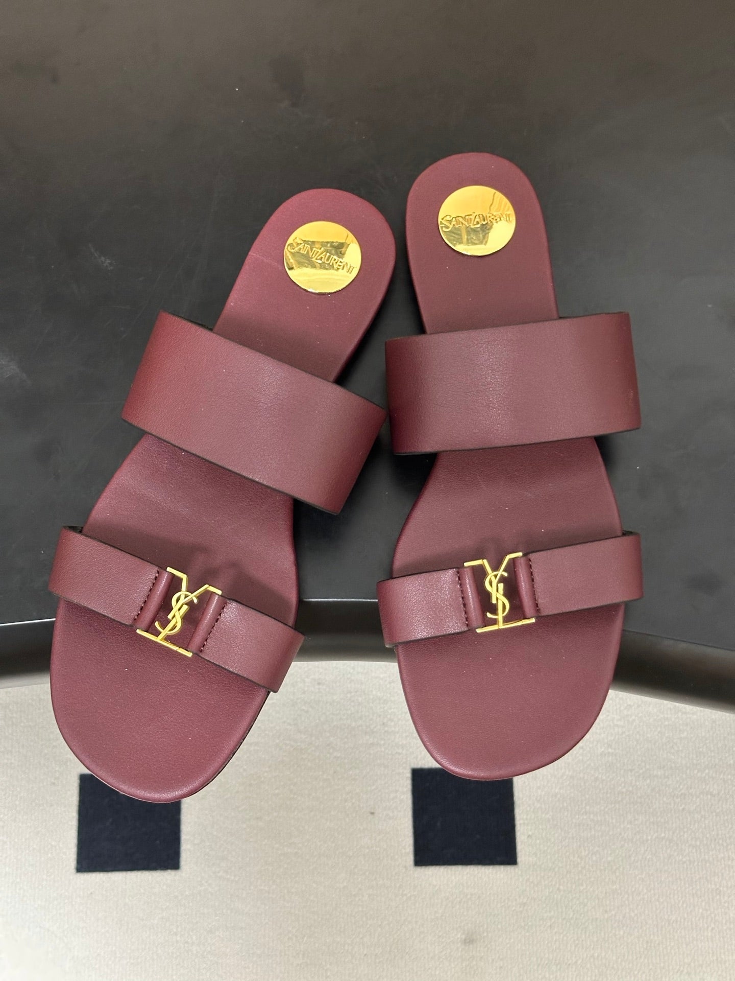 Saint Laurent Classic Letter Buckle Flat Sandals – 26S Collection