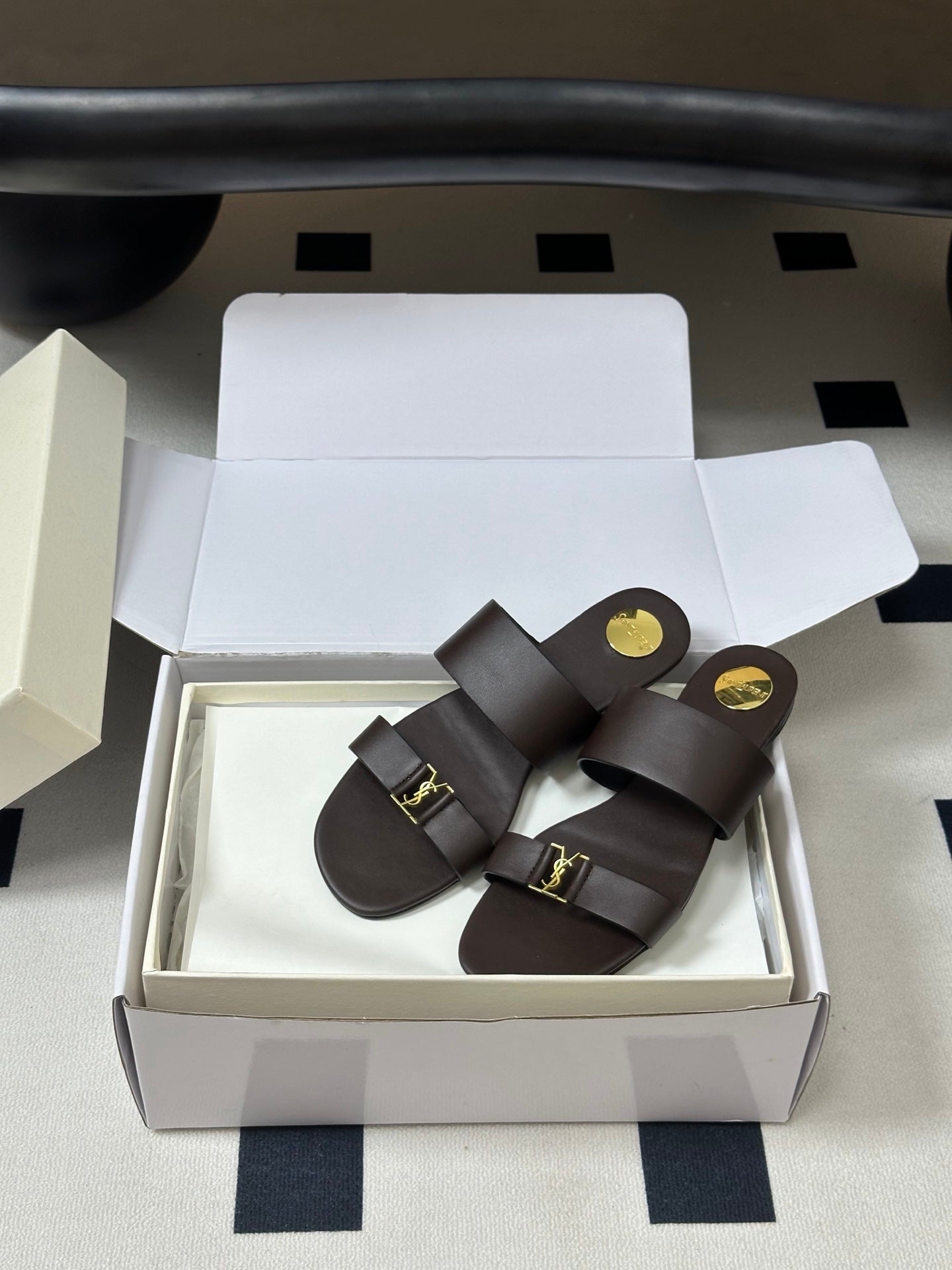 Saint Laurent Classic Letter Buckle Flat Sandals – 26S Collection