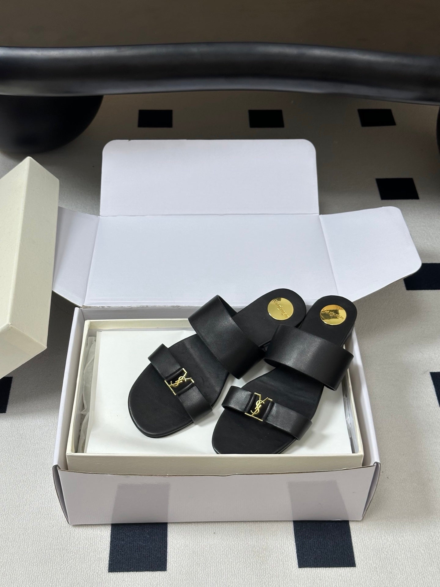 Saint Laurent Classic Letter Buckle Flat Sandals – 26S Collection