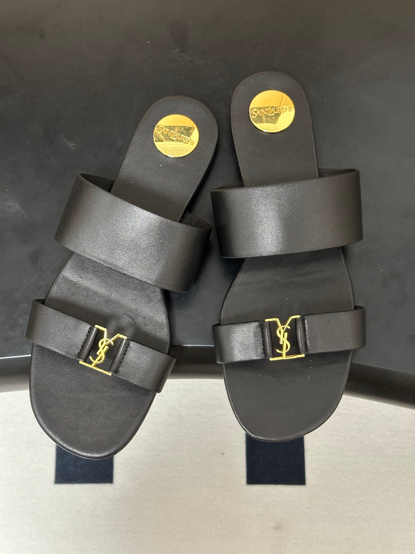 Saint Laurent Classic Letter Buckle Flat Sandals – 26S Collection