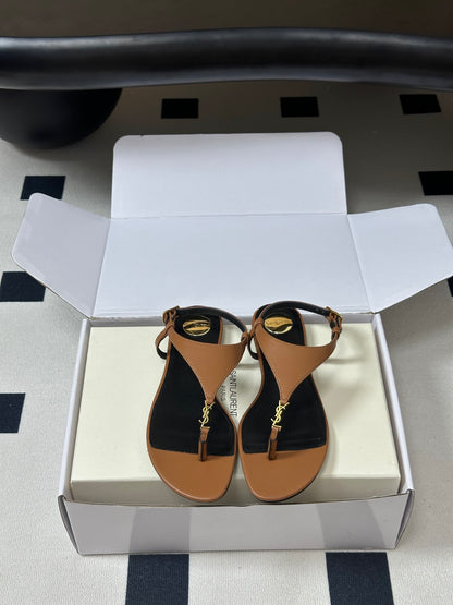 Saint Laurent Classic YSL Logo Flat Sandals – Spring/Summer Collection – 26S